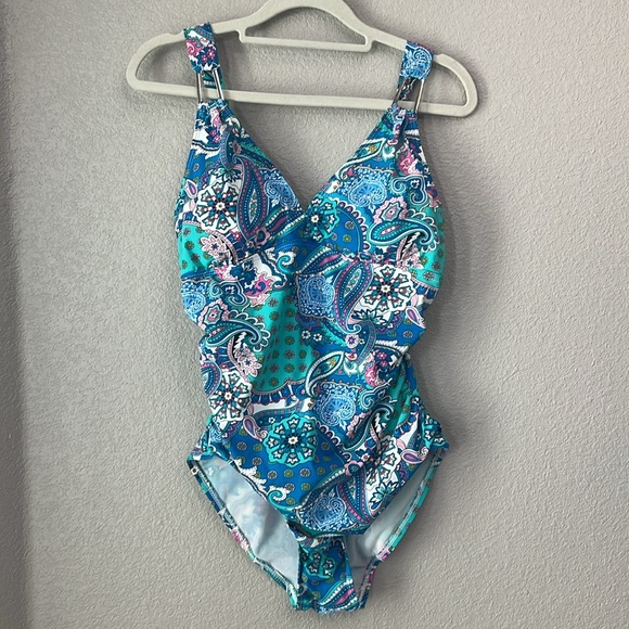 Spanx Love Your Assets Slimming One Piece Swimsuit
Paisley Size Medium - Picture 2 of 8